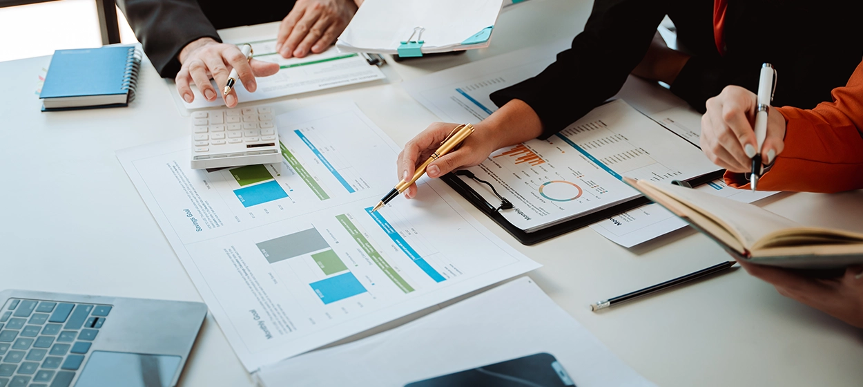 balancing-shared-finances-1250x560