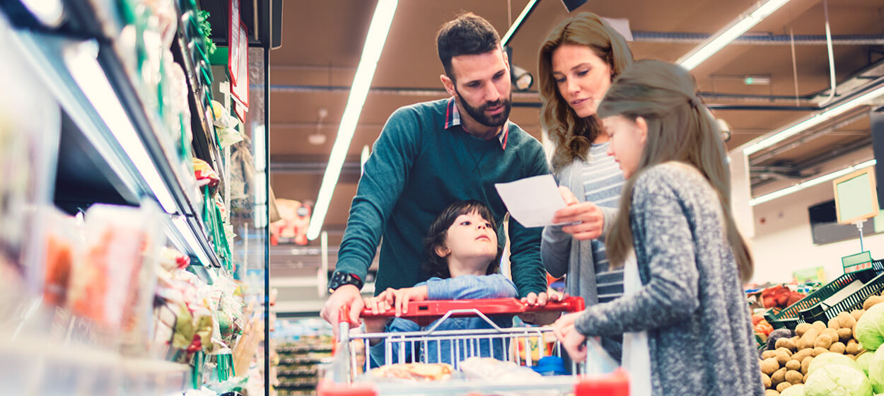 manage-family-spending-1250x560