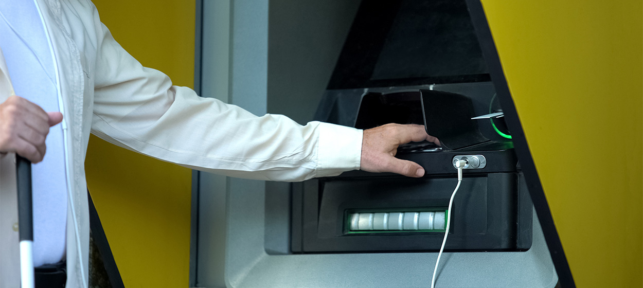 using-the-atm-when-experiencing-vision-loss-or-problems-1250x560