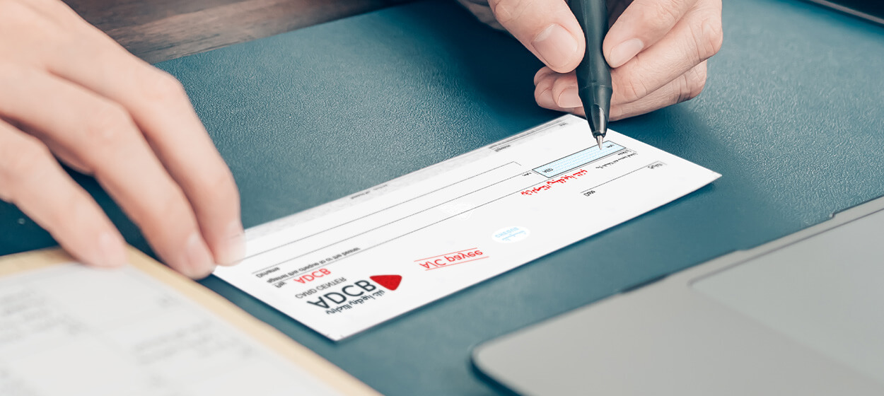 How To Effectively Use a Cheque in the UAE